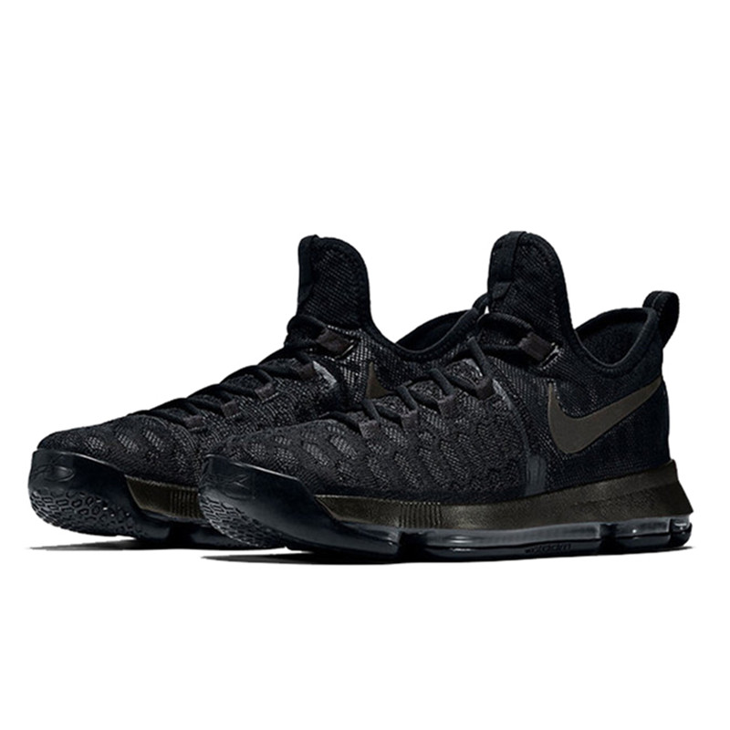 black basketball shoes