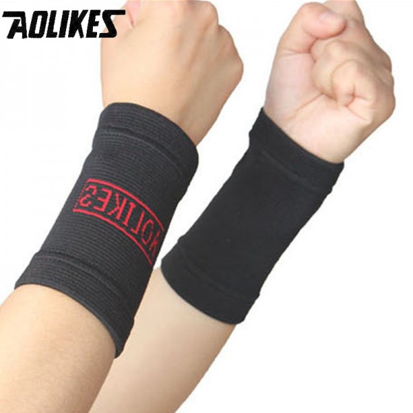Wrist Support Protect 1 Pair Wristband Unisex Bracers Basketball Football Tennis Badminton Sports Protection Wrist Men and Women